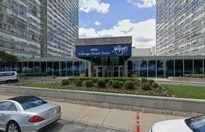 Waterfront building in Kenwood - Indian Village. Sunny - Beach Condo for sale in Chicago, Illinois on Beachhouse.com