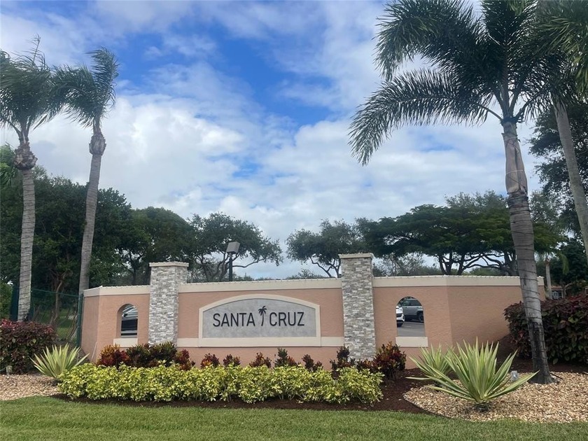 Wow this shows better than a model, totally upgraded Light and - Beach Townhome/Townhouse for sale in Boynton Beach, Florida on Beachhouse.com