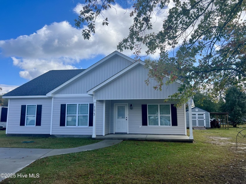 Move in ready and only 2 years old. Lovely open floor plan with - Beach Home for sale in Chocowinity, North Carolina on Beachhouse.com