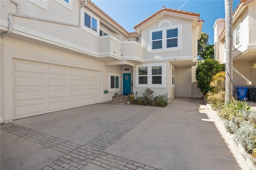 Don't miss this extensively remodeled 4 bedrooms, 2.5 bath - Beach Townhome/Townhouse for sale in Redondo Beach, California on Beachhouse.com