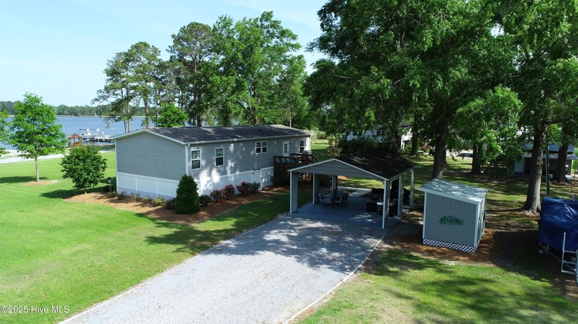 Private Coastal Retreat on Bond Creek! Welcome to your personal - Beach Home for sale in Aurora, North Carolina on Beachhouse.com