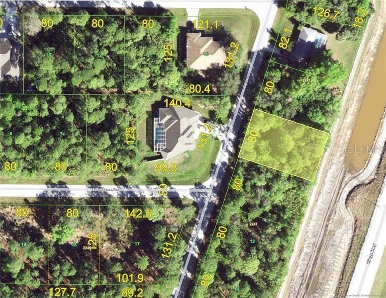 Located in a convenient area in close proximity to restaurants - Beach Lot for sale in Port Charlotte, Florida on Beachhouse.com