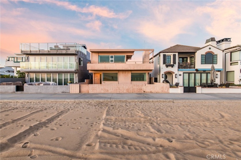 Incredible oceanfront lot with city-ready plans. Oversized, 36' - Beach Home for sale in Newport Beach, California on Beachhouse.com