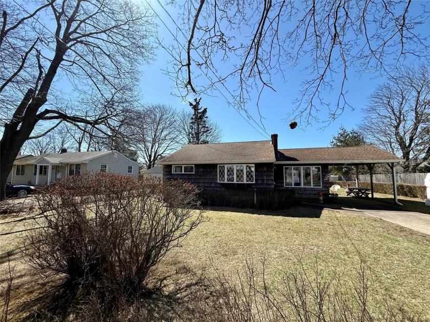 Summer fun is just around the corner and you can be here! Just a - Beach Home for sale in Greenport, New York on Beachhouse.com