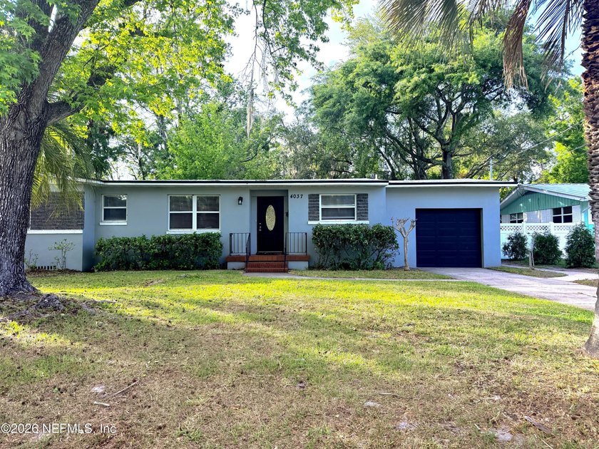 Beautiful 4 bedroom, 2.5 bath home in Jacksonville featuring - Beach Home for sale in Jacksonville, Florida on Beachhouse.com