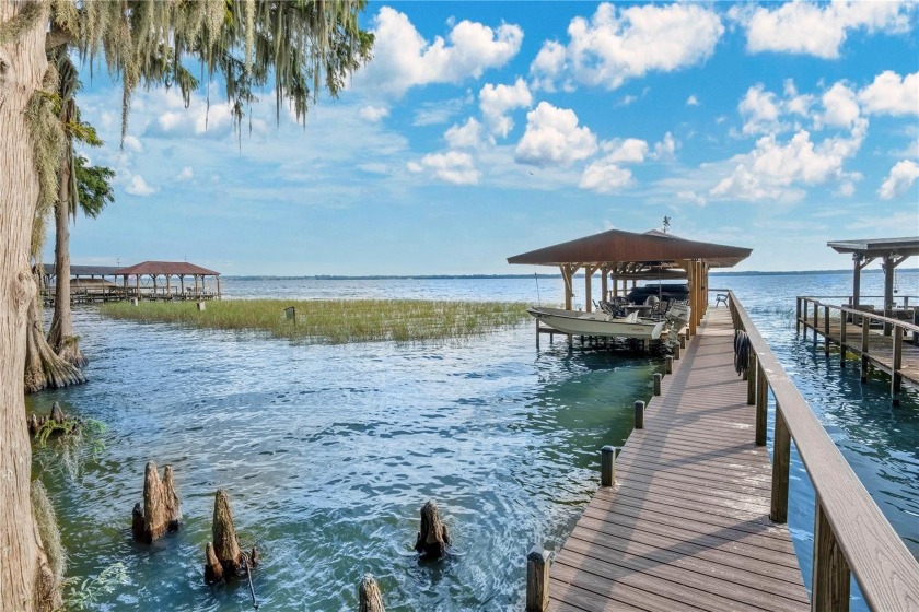 ESTATE LISTING: 2 PARCELS  Six bedrooms, six bathrooms, four car - Beach Home for sale in Leesburg, Florida on Beachhouse.com