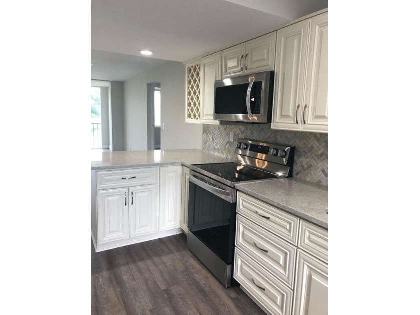 OWNER SAYS SELL! DRASTICE PRICE REDUCTION FOR QUICK SALE! - Beach Condo for sale in Lake Worth, Florida on Beachhouse.com