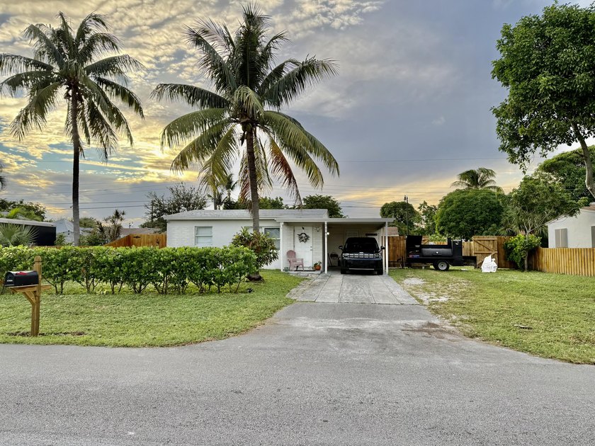 This move-in-ready home features a sleek stainless-steel - Beach Home for sale in Pompano Beach, Florida on Beachhouse.com