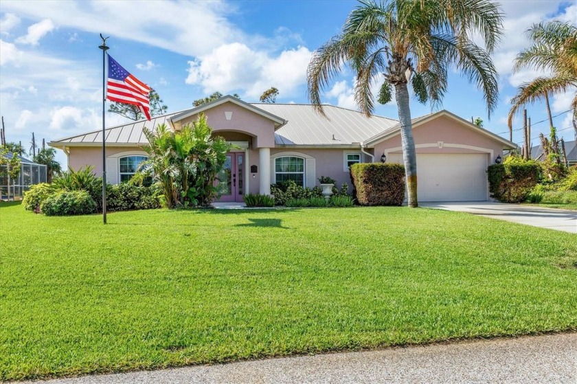 Welcome to 3 Pinehurst Ct, an exquisite 3-bedroom, 2-bath - Beach Home for sale in Rotonda West, Florida on Beachhouse.com