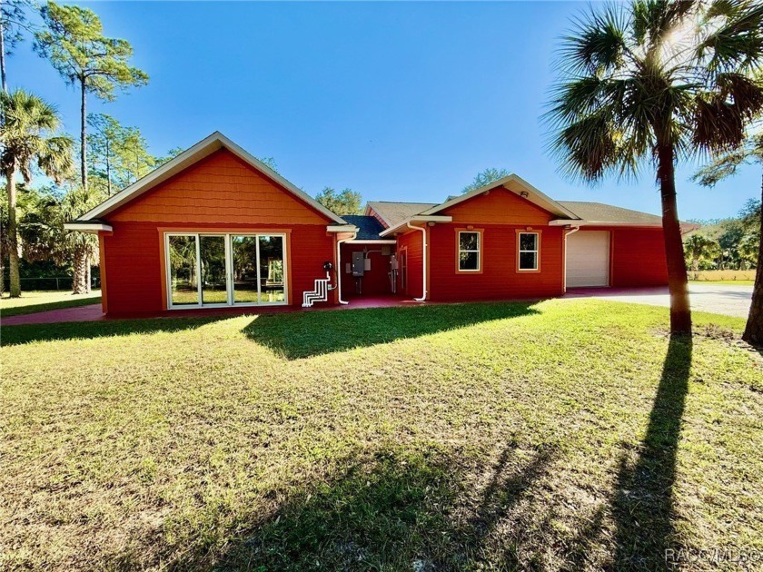 Discover one of the most unique homes in Citrus County! This - Beach Home for sale in Crystal River, Florida on Beachhouse.com