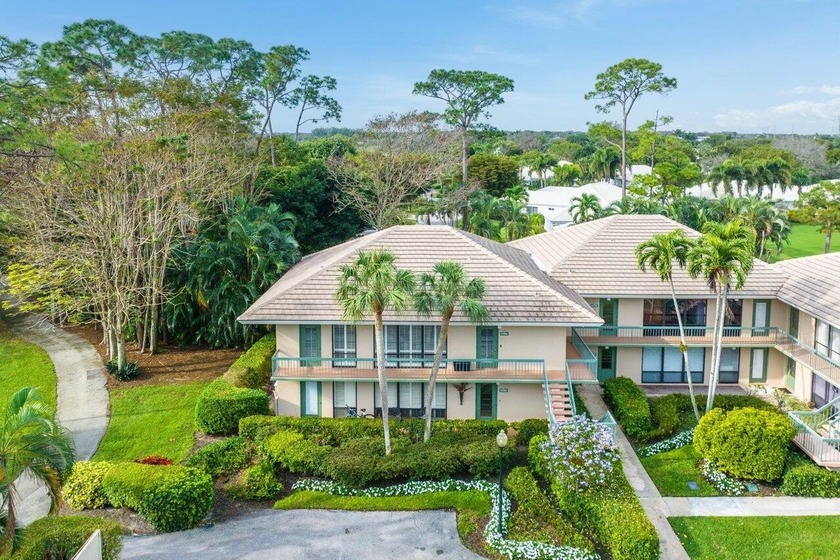 Welcome to your serene oasis with beautiful garden views. This - Beach Condo for sale in Boynton Beach, Florida on Beachhouse.com