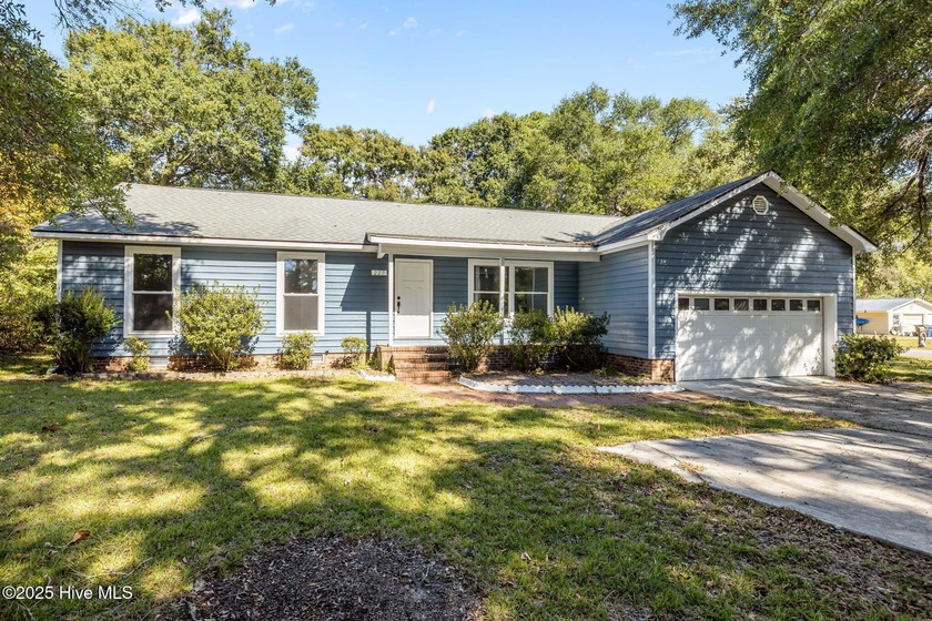 Stunning Renovated Home on Star Hill Golf Course - Minutes from - Beach Home for sale in Cape Carteret, North Carolina on Beachhouse.com