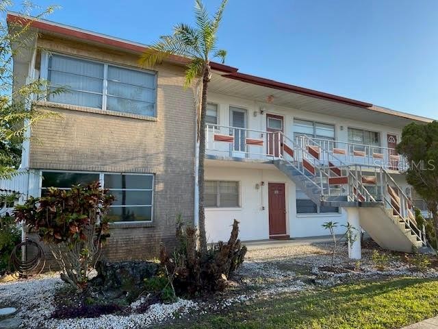 55+ Move-in ready 2nd floor - 1 bedroom, 1 bath, updated condo! - Beach Condo for sale in St. Petersburg, Florida on Beachhouse.com