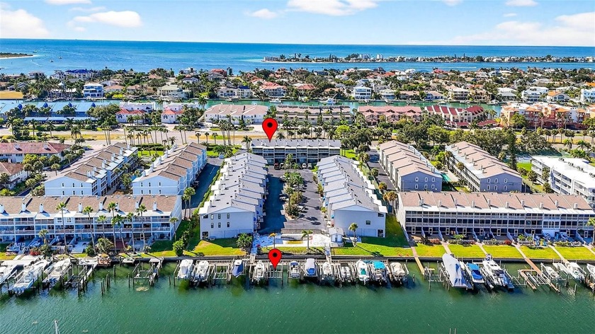 Available Now!
Custom-appointed 2BR, 2.5BA high-end townhome - Beach Townhome/Townhouse for sale in Tierra Verde, Florida on Beachhouse.com