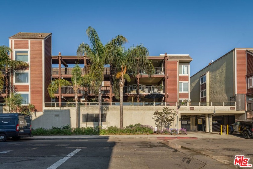 Welcome to luxury living at its finest in the heart of Marina - Beach Condo for sale in Marina Del Rey, California on Beachhouse.com