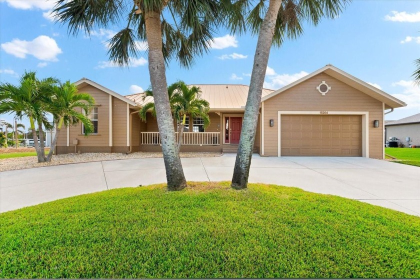 Welcome to your slice of paradise in South Gulf Cove! More than - Beach Home for sale in Port Charlotte, Florida on Beachhouse.com