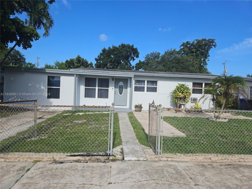 Explore this charming 3-bedroom, 2-bathroom single-family home - Beach Home for sale in Fort Lauderdale, Florida on Beachhouse.com