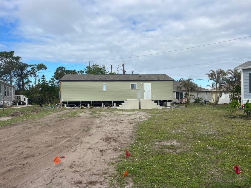 INVESTOR ALERT! HUGE PRICE DROP! Here's your chance to own a - Beach Home for sale in Englewood, Florida on Beachhouse.com