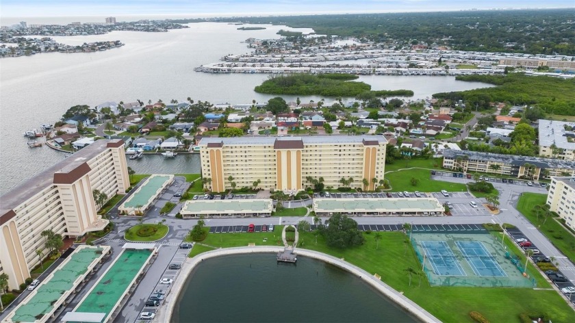 Welcome to your very own Paradise on the water! Enjoy the - Beach Condo for sale in St. Petersburg, Florida on Beachhouse.com