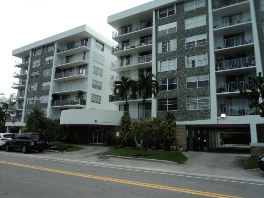 UPDATED 2/2 IN VERY GOOD CONDITION
PRESTIGIOUS BAY HARBOR - Beach Condo for sale in Bay Harbor Islands, Florida on Beachhouse.com