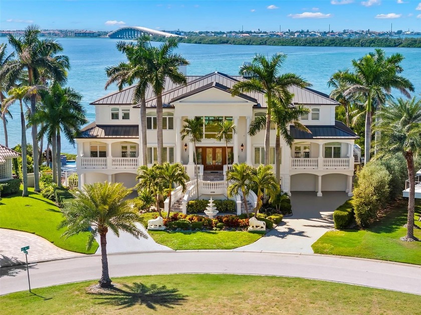 There are homes you live in and homes that elevate the way you - Beach Home for sale in St. Petersburg, Florida on Beachhouse.com