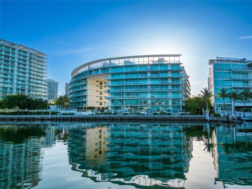 AMAZING 2BEDS/2BATHS WATER FORNT CORNER UNIT WITH STUNNING - Beach Condo for sale in Miami Beach, Florida on Beachhouse.com