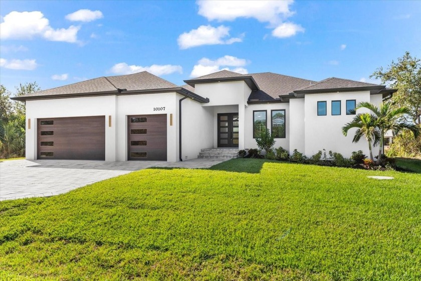 One or more photo(s) has been virtually staged. HURRICANE-PROOF - Beach Home for sale in Port Charlotte, Florida on Beachhouse.com