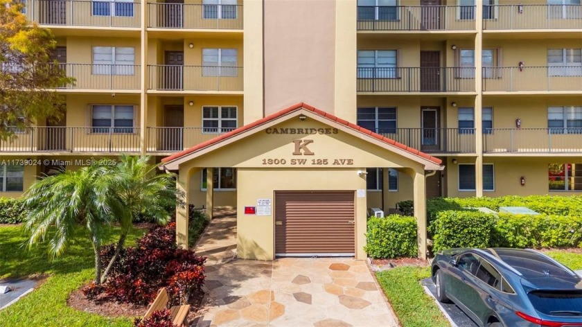 SEE IT BEFORE ITS GONE! This immaculate and well maintained unit - Beach Condo for sale in Pembroke Pines, Florida on Beachhouse.com