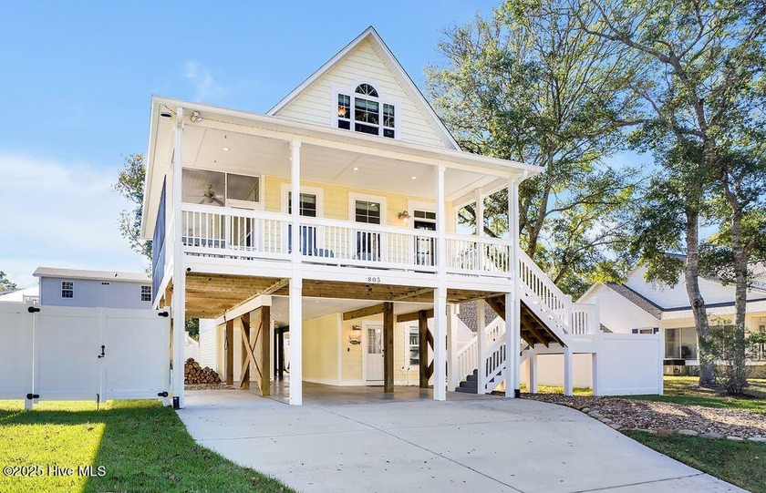 Welcome to 805 E Yacht Drive, Oak Island! We present to you this - Beach Home for sale in Oak Island, North Carolina on Beachhouse.com