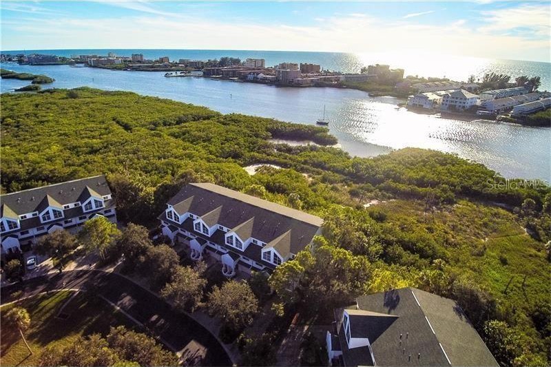 Beautiful and Spacious, this 2,174 Sq. Ft. Tara Cay Waterfront - Beach Townhome/Townhouse for sale in Seminole, Florida on Beachhouse.com