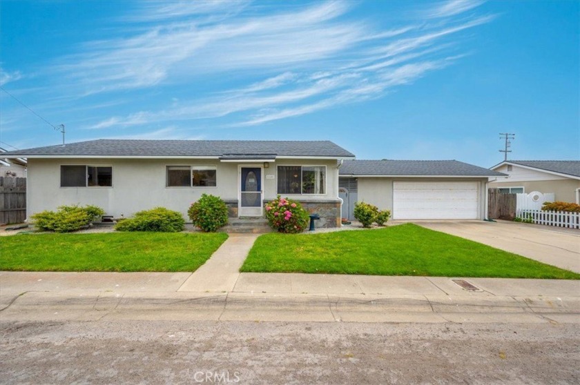 Welcome to your beachside getaway, just one block from the - Beach Home for sale in Morro Bay, California on Beachhouse.com