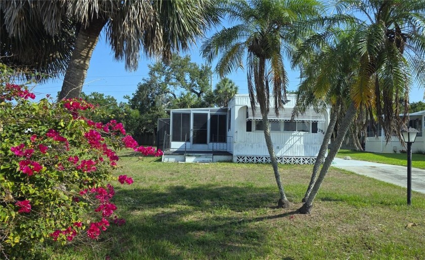 Are you a Renovation Enthusiast? This is an opportunity for you - Beach Home for sale in Englewood, Florida on Beachhouse.com
