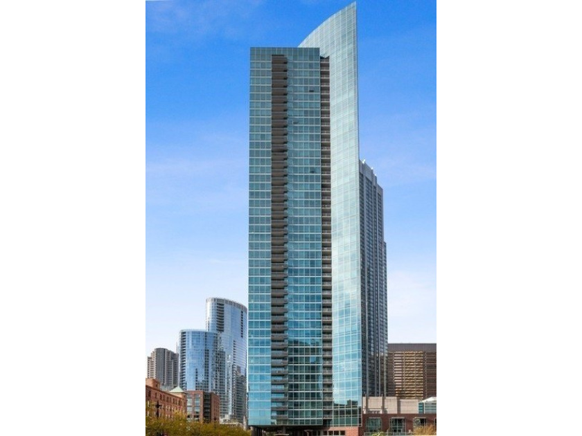 Don't miss this high floor 2BR/2BA corner unit, the largest - Beach Condo for sale in Chicago, Illinois on Beachhouse.com