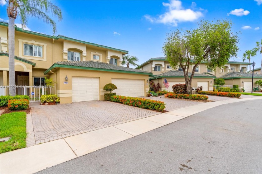 DRASTICALLY REDUCED for quick sale! Experience comfort & luxury - Beach Condo for sale in Tamarac, Florida on Beachhouse.com