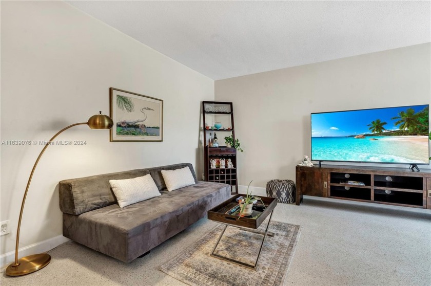 Discover the perfect balance between comfort and convenience in - Beach Condo for sale in Hollywood, Florida on Beachhouse.com