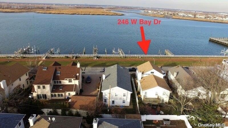 Additional information: Appearance:excellent,Interior - Beach Home for sale in Long Beach, New York on Beachhouse.com