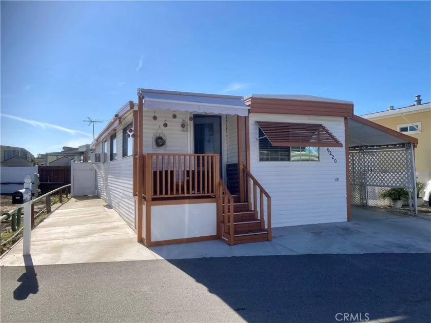 This 2 bedroom home has so much to offer. The large master - Beach Home for sale in Long Beach, California on Beachhouse.com