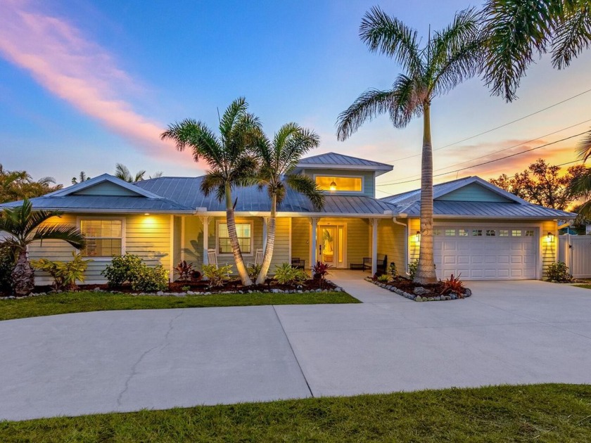 Gorgeous private deepwater canal-front home with a rare double - Beach Home for sale in Nokomis, Florida on Beachhouse.com