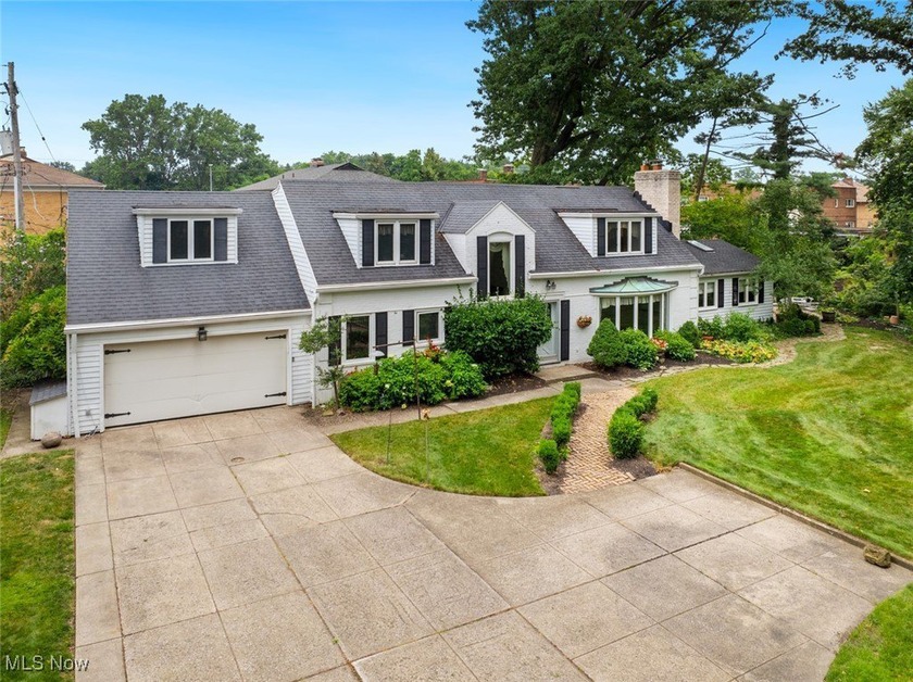 This home is in the ideal location! Not only are you at the top - Beach Home for sale in Rocky River, Ohio on Beachhouse.com