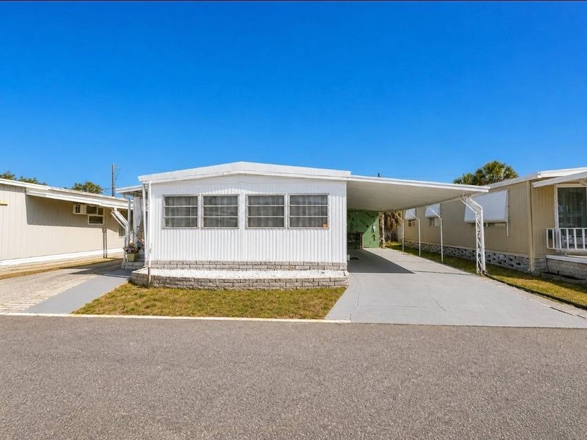 Welcome to Crosswinds Mobile Home Park - Your Florida Lifestyle - Beach Home for sale in St. Petersburg, Florida on Beachhouse.com
