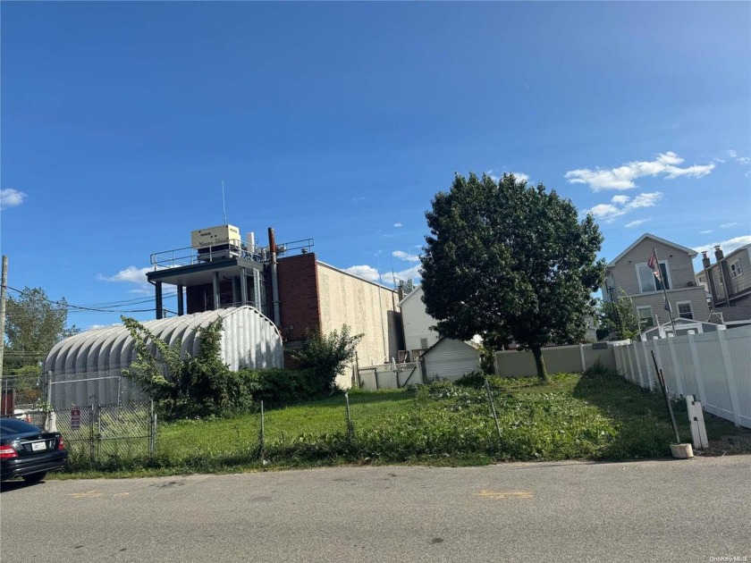 Excellent development opportunity in Howard Beach. 60 x 80 Sqft - Beach Lot for sale in Howard Beach, New York on Beachhouse.com