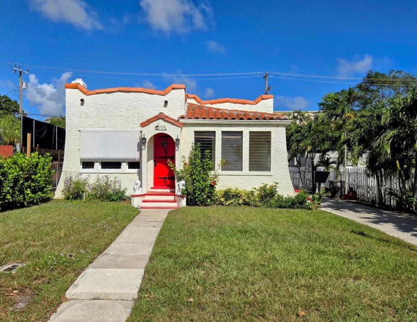 2 bedroom/ 1 bath with 1 car garage and storage shed. Property - Beach Home for sale in West Palm Beach, Florida on Beachhouse.com