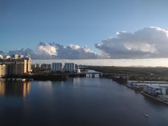 FANTASTIC UNIT IN VERY DESIRABLE WINSTON TOWERS 700. VERY NICE - Beach Condo for sale in Sunny Isles Beach, Florida on Beachhouse.com