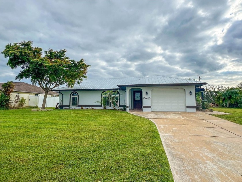 Your Dream Home Awaits!

Welcome to this stunning 3-bedroom - Beach Home for sale in Englewood, Florida on Beachhouse.com