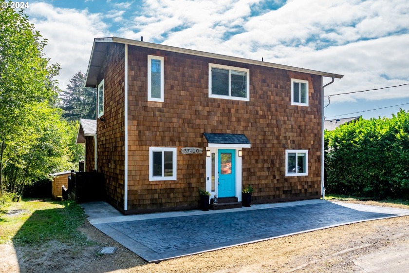 This home is a perfect fusion of modern luxury and timeless - Beach Home for sale in Manzanita, Oregon on Beachhouse.com