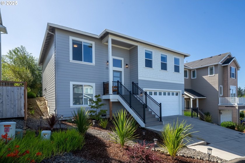 Built in 2022, this beautifully maintained 4BD/3BA split-level - Beach Home for sale in Netarts, Oregon on Beachhouse.com