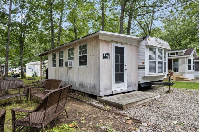 Wonderful 1 bedroom unit in Yankeeland! Are you ready to enjoy - Beach Home for sale in Kennebunk, Maine on Beachhouse.com