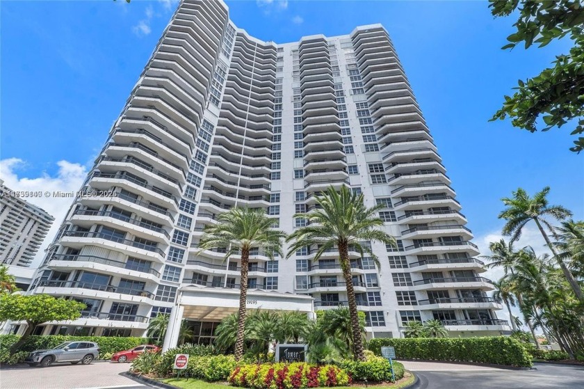 24 HOURS NOTICE TO SHOW. This unit boasts the most spectacular - Beach Condo for sale in Aventura, Florida on Beachhouse.com