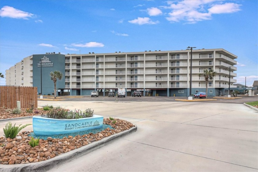 Welcome to Sandcastle Condos! This efficiency unit is vacant - Beach Condo for sale in Port Aransas, Texas on Beachhouse.com