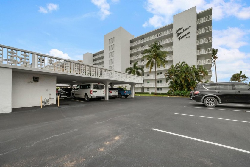 Welcome to this beautifully remodeled 2-bedroom, 2-bathroom - Beach Condo for sale in Lake Park, Florida on Beachhouse.com